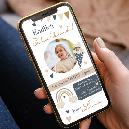 Smartphone mit Dankeskarte zur Einschulung