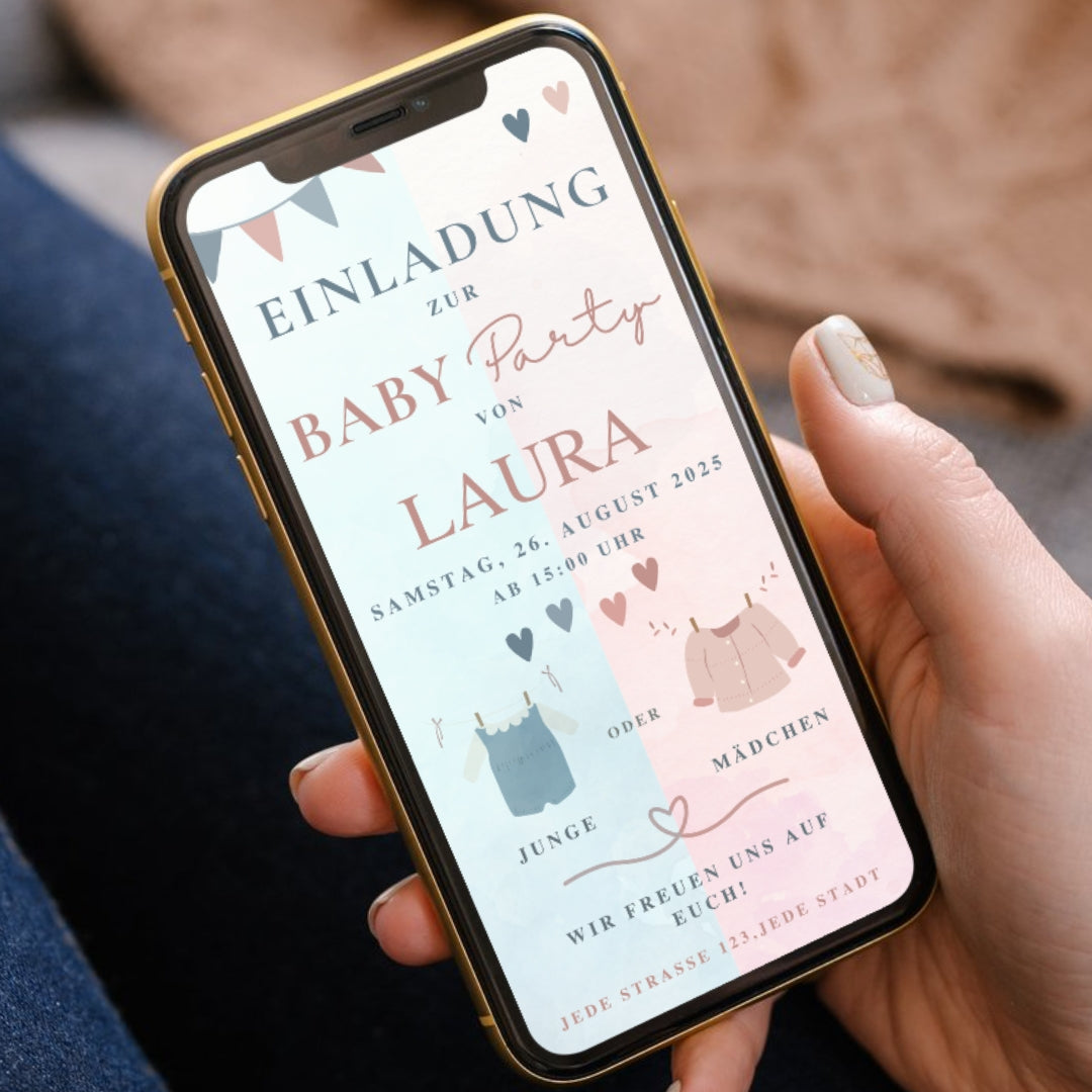 Smartphone mit einer Einladung zur Baby-Party. Illustration von einem blauen Strampler für einen Jungen und einem rosa Jäckchen für ein Mädchen und Text